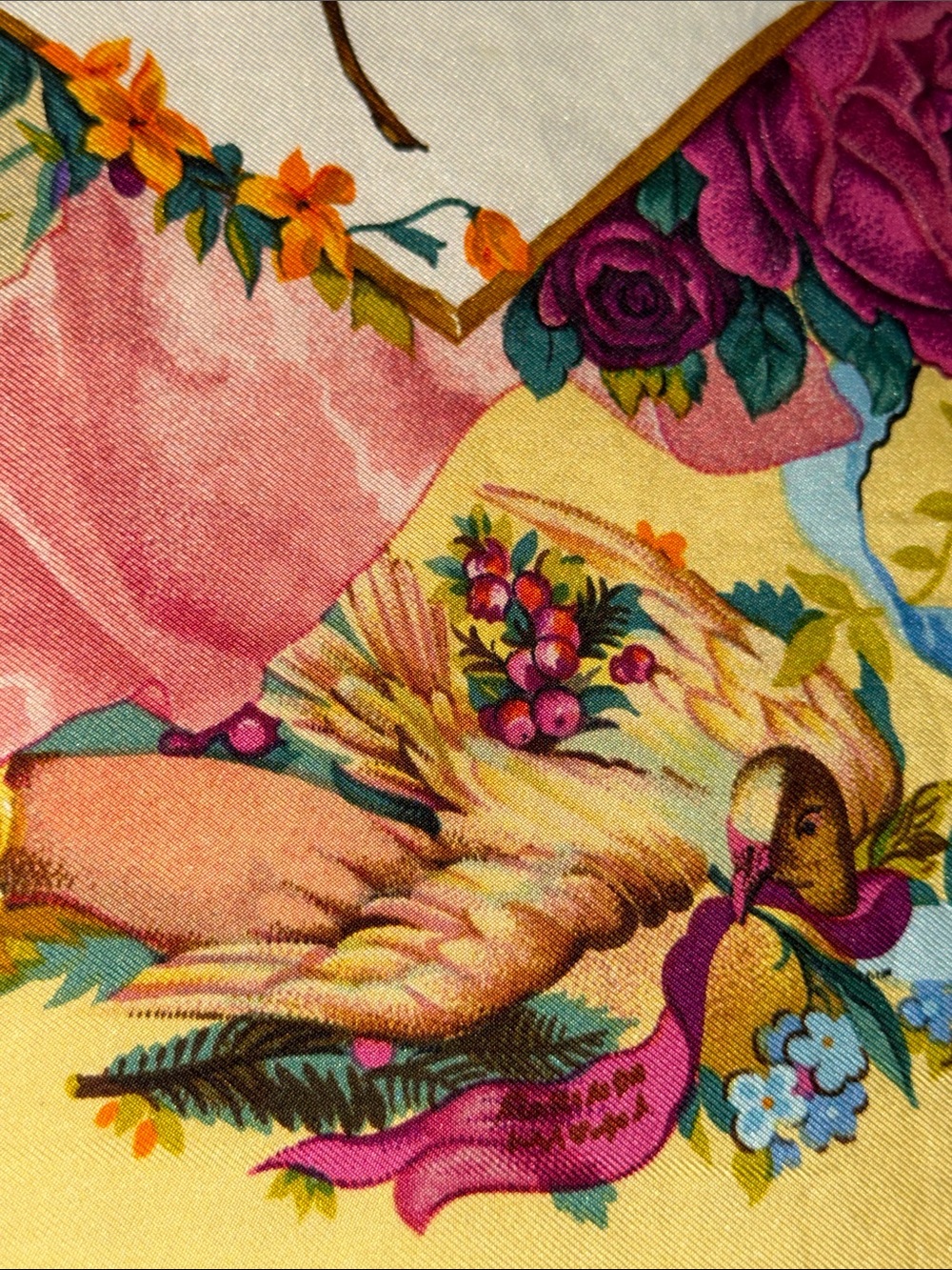 Rare Authentic Gucci Silk Floral Scarf  Whimsical Yellow Animals Hearts Ribbon - Picture 5 of 17